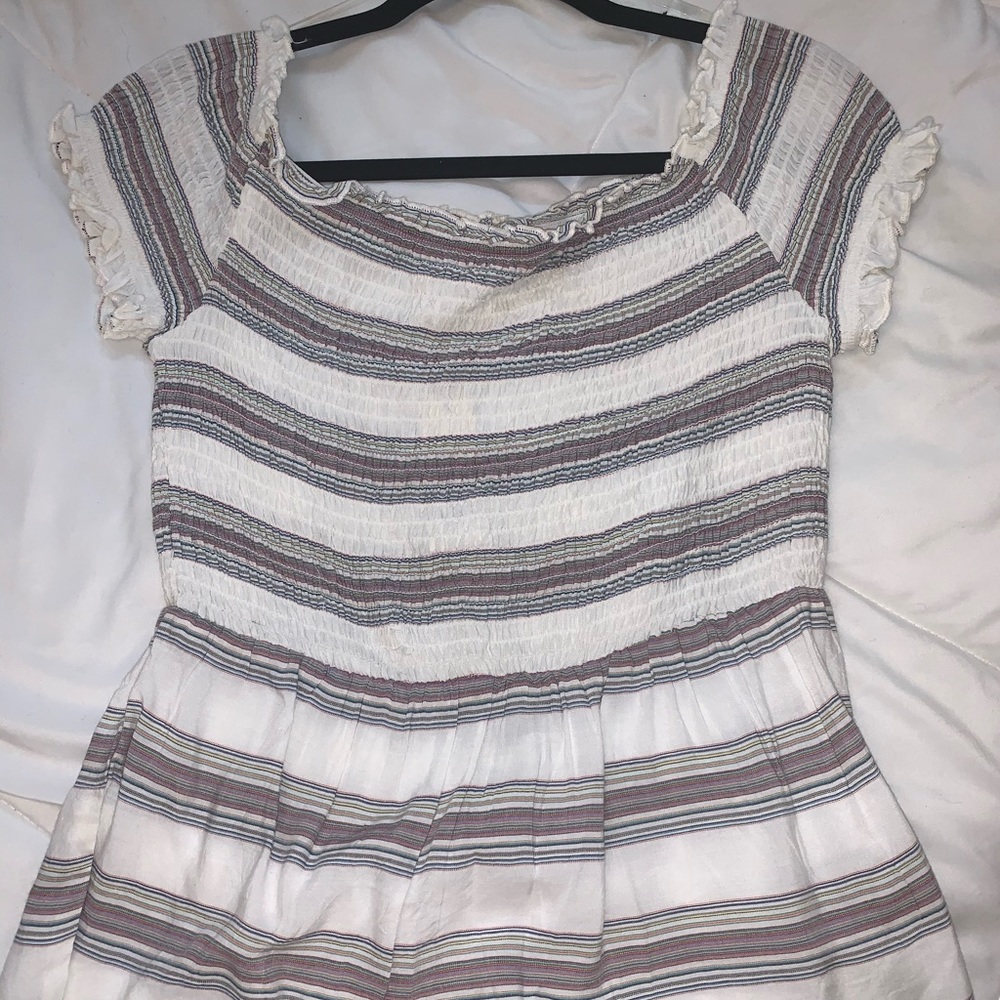 really cute smocked top!